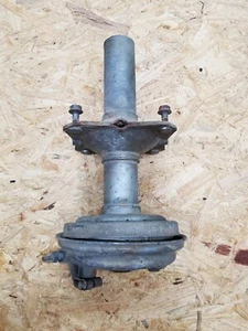 1983 Honda ATC 185 S front wheel hub brake drum housing assembly - Bild 1 von 7