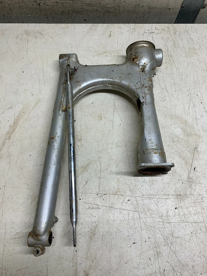 Yamaha Virago 700 1985 OEM brazo oscilante Foto 1 de 3