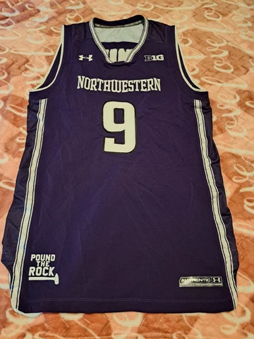 2016 Northwestern Wildcats Under Armour "Schapiro" Game Worn Basketball Jersey L Cover