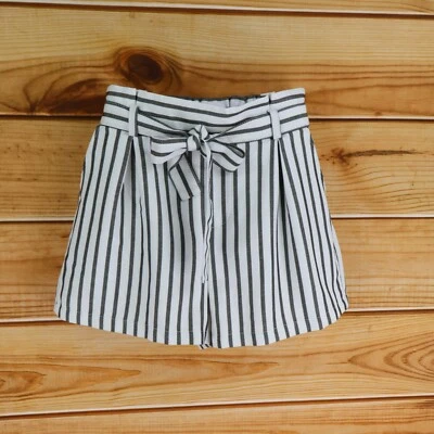 Forever 21 Paperbag Pantalones Cortos Cinturón Plisado Mujer M Blanco Negro Rayas tiro Alto Foto 1 de 4