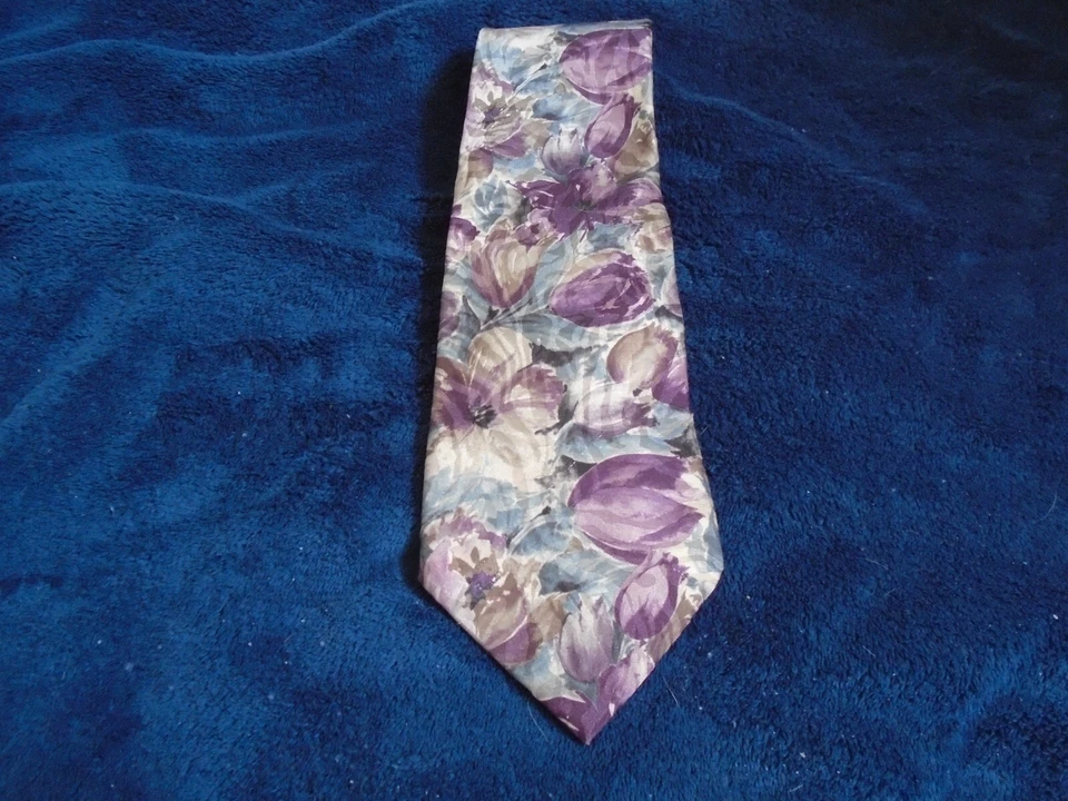 Geoffrey Beene Men's Polyester/Silk Tie, Multicolor Floral Theme, Made in USA - Image 1 of 1