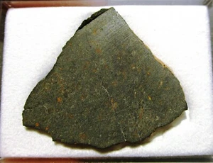 Rebanada de meteorito 2,8 gramos CK4 carbonáceo HAH 280 - Imagen 1 de 4