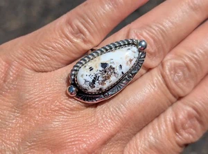 Anillo Navajo Plata Nativo Americano Joyería Piedra Búfalo Blanco Firmado talla 7.75 - Imagen 1 de 9