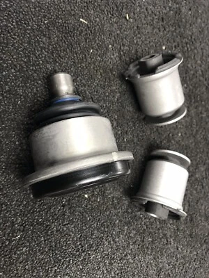 PARA JEEP CHEROKEE LIBERTY KJ CRD TRASERO SUPERIOR A MARCO BRAZO CASQUILLOS KIT DE RÓTULA Foto 1 de 3