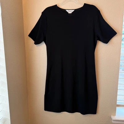 Vestido Misook Petite Negro Manga Corta Tejido Talla Mediana LBD Clásico Minimalista Foto 1 de 4