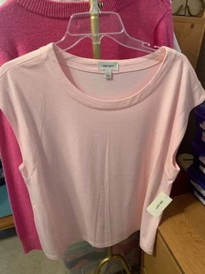 NUEVO CON ETIQUETAS On 34th L Rosa Pálido Cuello Redondo SS Camisa Informal Espalda Foto 1 de 2