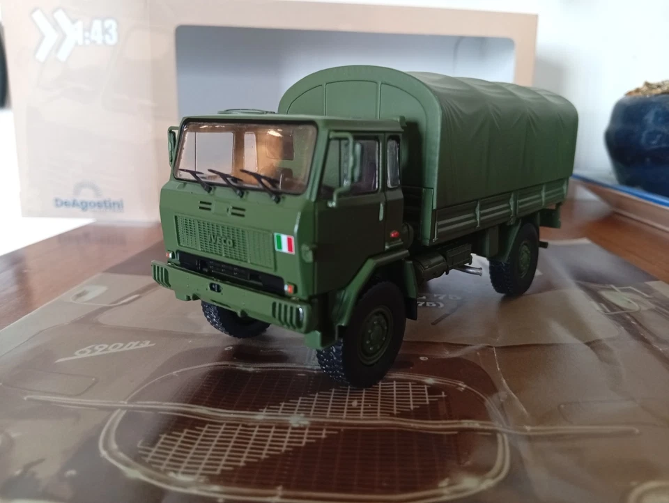 camion 1:43 Iveco ACL75 militare - Immagine 1 di 4
