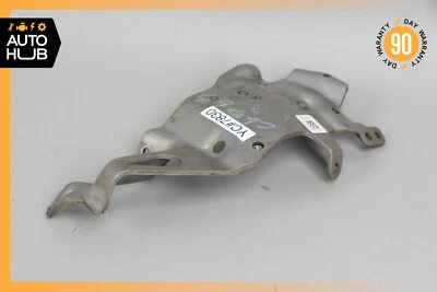 Cubierta protectora térmica bomba de combustible de alta presión OEM Mercedes W218 CLS63 E63 AMG M157 Foto 1 de 4