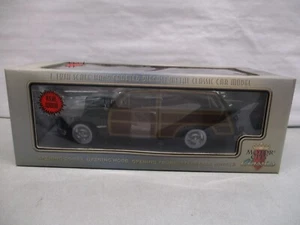 Motor City Classics 1949 Ford Woody Station Wagon 1/18 - Picture 1 of 2