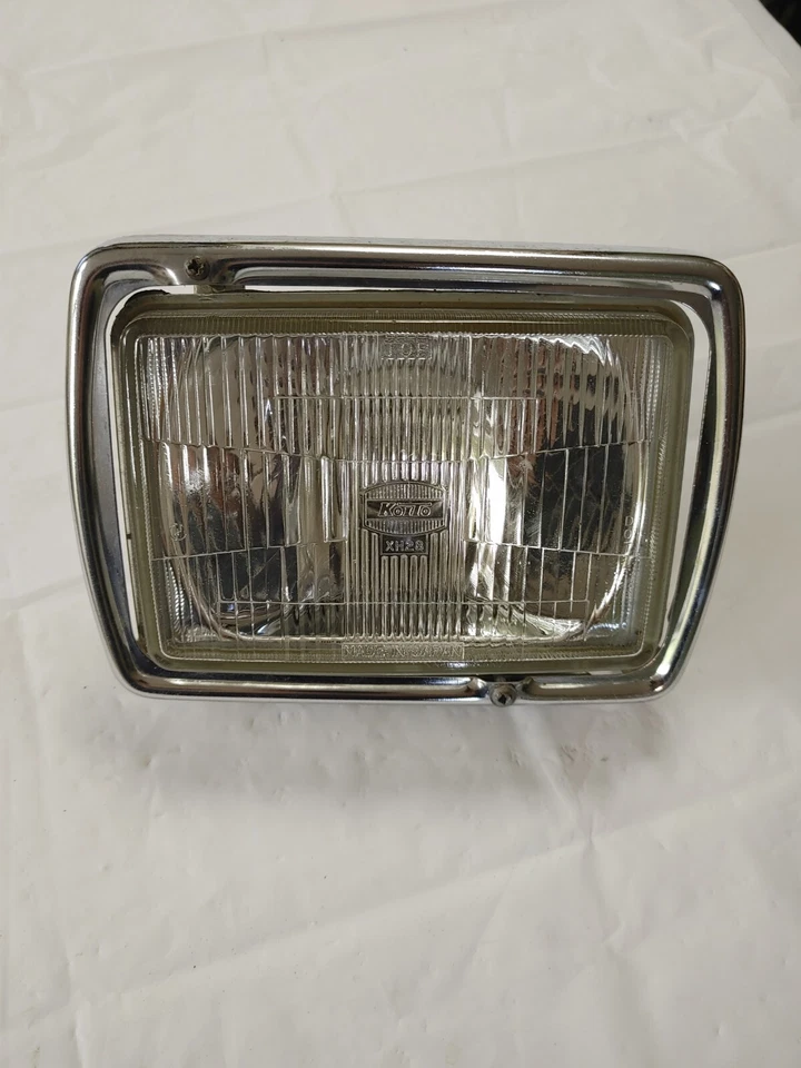 1982 Yamaha XS400RJ Headlight Assembly  10L-84303-A0-00 - Image 1 of 4