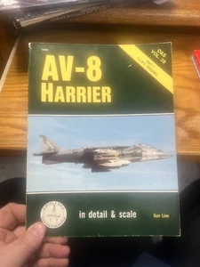 Detail And Scale #28 AV-8 HARRIER By Bert Kinzey - Picture 1 of 1