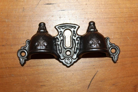 Antique Victorian Cast Iron Keyhole Bin Apothecary Cupboard Drawer Pull L-53 Cover