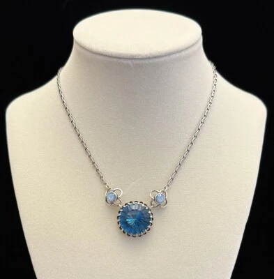 Collar Givenchy Flor Azul Firmado 15” + 3” Extensor Sin Níquel Foto 1 de 4