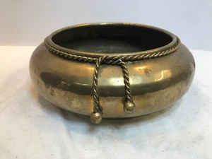 Maceta vintage martillada con borla de cuerda de latón macizo 10" x 3,5" - Imagen 1 de 10