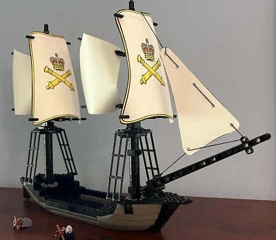 ⛵️ 6493 Pirate Ship Components Lot: Gray&Black, Brown Hull w/ Mast + Sails - Image 1 of 4