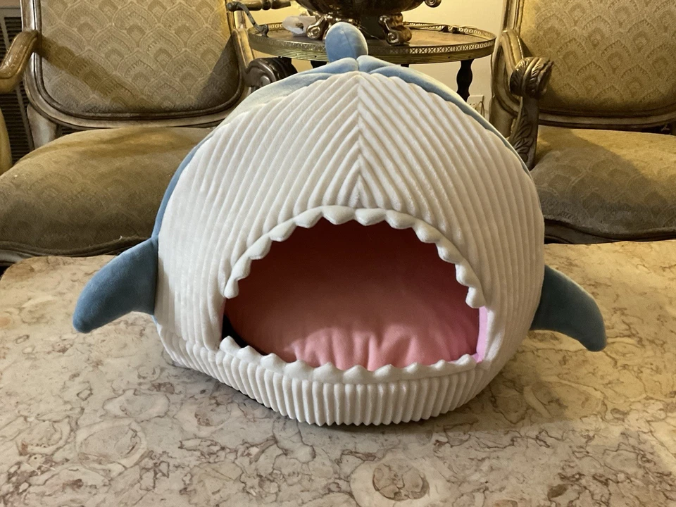 Cozy and Warm Hideout A Shark-Shaped Pet Bed for Small Dogs and Cats - Image 1 of 4