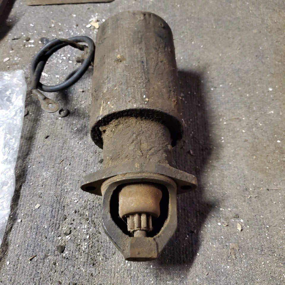 1956-58 Chrysler/Dodge/Plymouth/Desoto/Imperial 12-Volt Starter Motor #1689340 - Image 1 of 4
