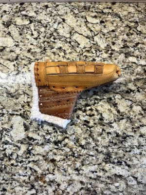 Baseball Glove Blade Putter Cover W/ Magnetic Closure - Image 1 of 4