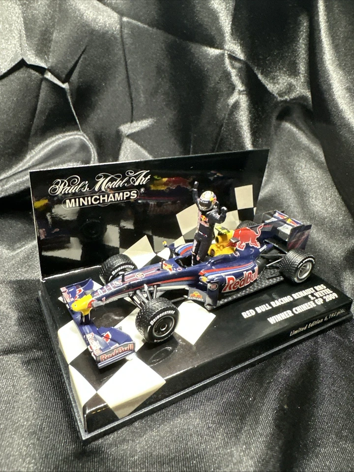 Minichamps Red Bull RB5 Sebastian Vettel Winner Chinese GP 2009 1/43 boxed USA - Image 1 of 4