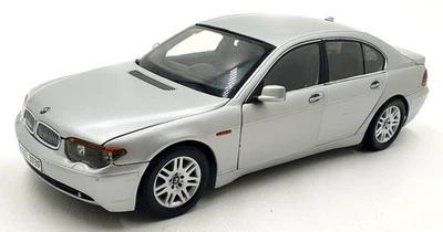 Kyosho Escala 1/18 Diecast DC211123V - BMW SERIE 7 745i - Plateado Foto 1 de 4