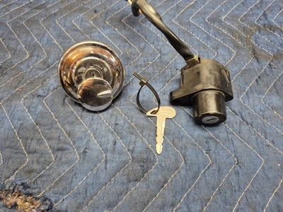 2007 Kawasaki Vulcan VN 900 VN900 Custom Lock Set Ignition - Image 1 of 3