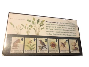 1998 ROYAL MAIL PRESENTATION PACK ENDANGERED SPECIES MINT DECIMAL STAMPS - Picture 1 of 2
