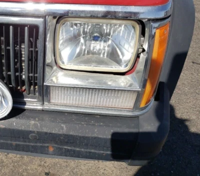 Luz intermitente izquierda Jeep Cherokee, Comanche, 1984, 1985, 1986, 1987 - 1996 Foto 1 de 4
