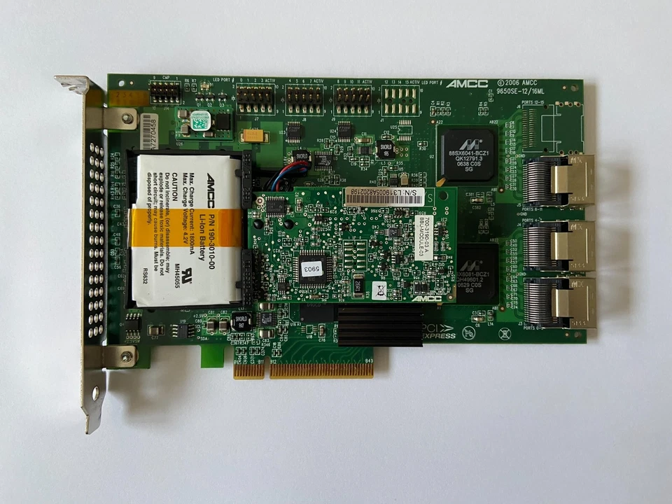 Controlador RAID PCI-E AMCC 3Ware 9650SE-12/16 ML 12 puertos SATA 256 MB con BBU Foto 1 de 1