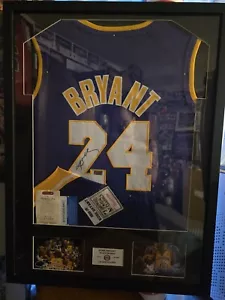 KOBE BRYANT LOS ANGELES LAKERS #24 SIGNED FRAMED ROAD JERSEY HOLOGRAM VALIDATION - Picture 1 of 18