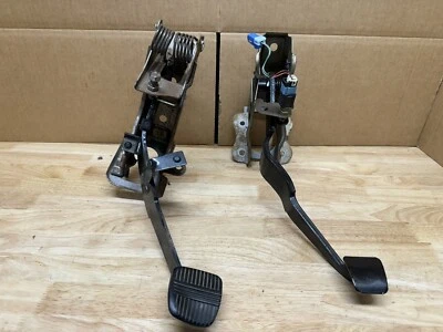 98-04 Nissan Frontier Xterra Manual trans Pedal assembly Brake Clutch - Image 1 of 4