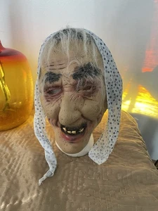 SAMMLERSTÜCK PMG HALLOWEEN MASKE FALTIGER MANN MIT KOPFTUCH. - Bild 1 von 3