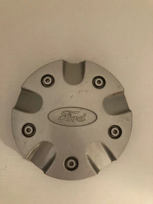 Tapacubos central Ford Focus 2000-2004 parte # 2M51-1130-BA Foto 1 de 2