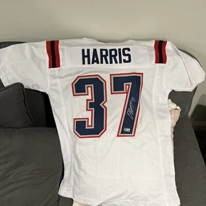 Damien Harris autographed Patriots signed custom jersey - Beckett COA, XL - Picture 1 of 4
