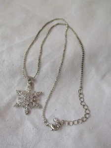 Vintage silver tone Necklace Snowflake Pendant with clear Rhinestones - Picture 1 of 4