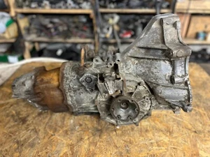 Porsche 924 MD Gearbox 5 speed transaxle # 016301103N # 016301211F # 016301231F - Foto 1 di 5