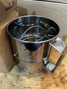 Stainless Steel Rotary Flour / Powdered Sugar 8 Cup Kitchen Sifter - Picture 1 of 5