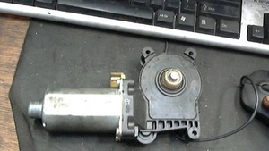 SCHEIBENMECHANISMUS HINTEN LINKS MERCEDES-BENZ E (W210) 1999 0130821673 - Bild 1 von 2