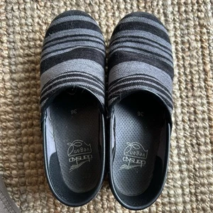 Dansko Women's Black Gray Striped Clogs Size 36 - Picture 1 of 9