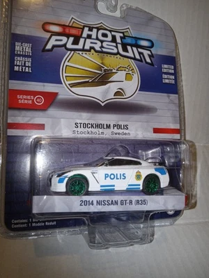 Greenlight Hot Pursuit 2014 Nissan GT-R (R35) Stockholm Polis Sweden Green Chase - Image 1 of 4
