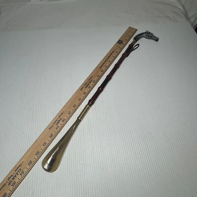 Cuerno de zapato cabeza de caballo vintage aspecto bambú/mármol plástico 23" largo con resorte Foto 1 de 4