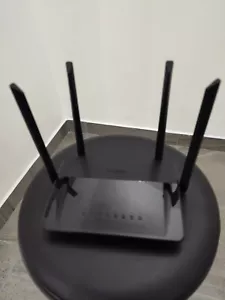 D-Link 4 Antenna Highspeed Wireless Router for home with charger - Picture 1 of 6