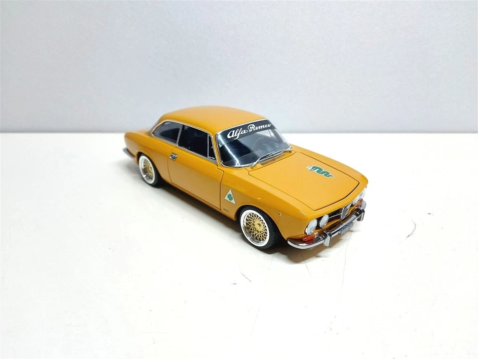 Alfa Romeo 1750 GTV Giallo Ocra Tuning del 1970 - 1/18 Artigianale base Norev - Immagine 1 di 4