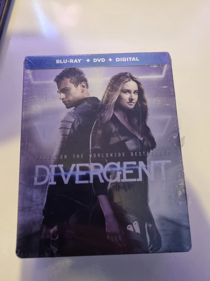 Divergent, Limited Edition Steelbook Blu-Ray + DVD NEW sealed region a - Image 1 of 2