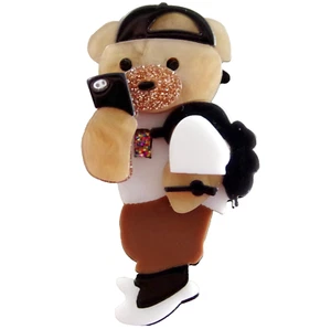 Cute! 2.5" NWOT BACKPACK BEAR w/ PHONE TAKING SELFIE LAYERED ACRYLIC BROOCH PIN - Picture 1 of 15