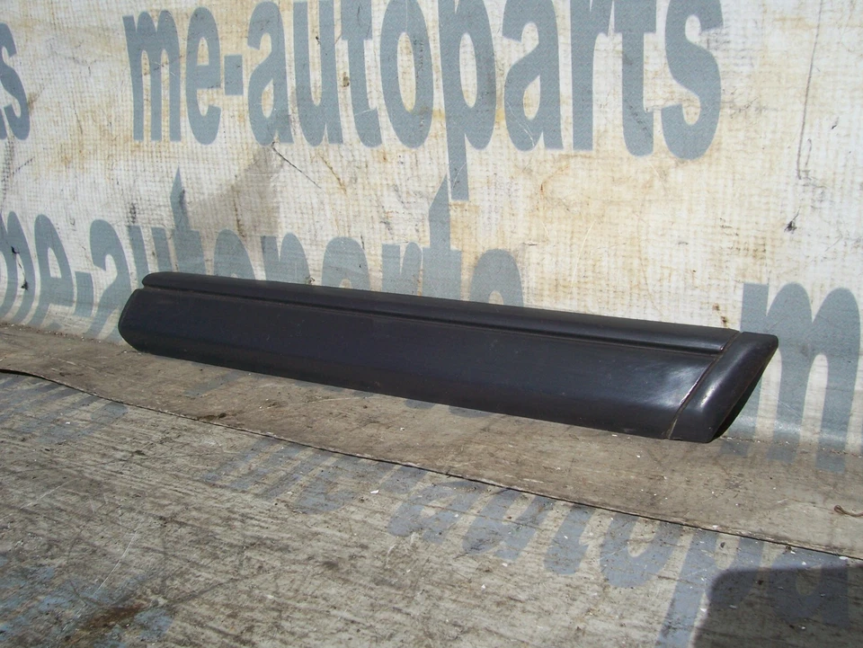 Mercedes Benz Clase E W124 1986-1989 OEM guardabarros delantero derecho moldura superior Foto 1 de 4
