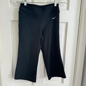 Nike Dri-Fit Women's Capri Leggings Size XS Black Workout Yoga Pants - Picture 1 of 4