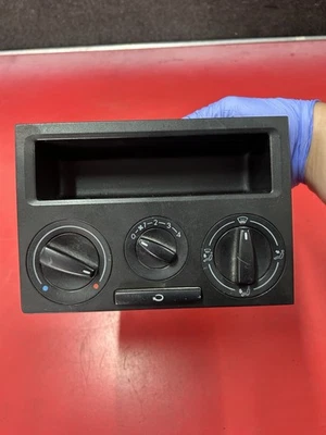 Botón interruptores controles calefacción volkswagen transporter t4 7d1819045l repuestos vw Foto 1 de 4