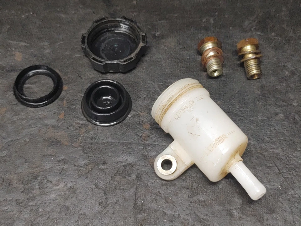 Arctic Cat 650 H1 OEM Rear Auxillary Brake Reservoir 366 400 500 700 450 Alterra - Image 1 of 1