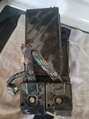 2000 Lincoln Navigator 5.4L Interior Fuse Panel Fuse Box YL1T-14A067-AA USED W F - Image 1 of 4