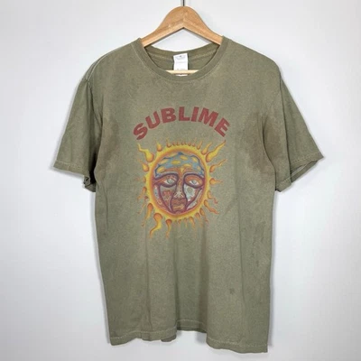 Camiseta De Colección Sublime Verde Mediana 2002 Rock Band Camiseta Sun Face Y2K Distressed Foto 1 de 4